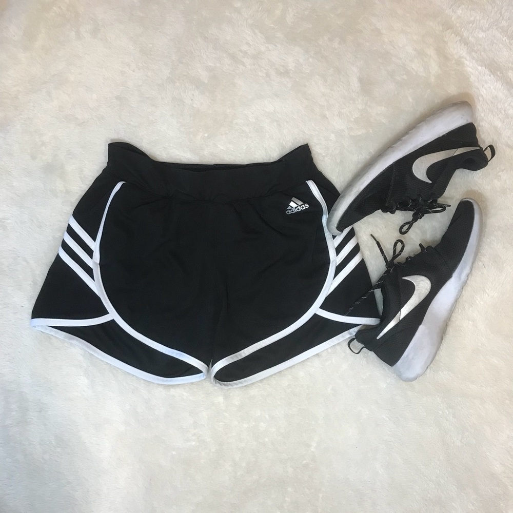 🖤ADIDAS BLACK THREE STRIPE TRACK SHORTS🖤